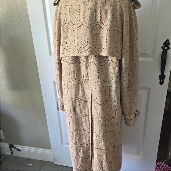☔️ FARM Rio for Anthropologie Womens Cottagecore Eyelet Beige Trench Coat Medium - Picture 15 of 16